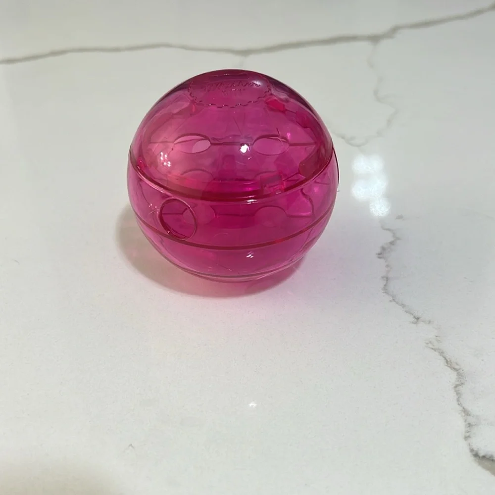 Whisker City Snack Ball